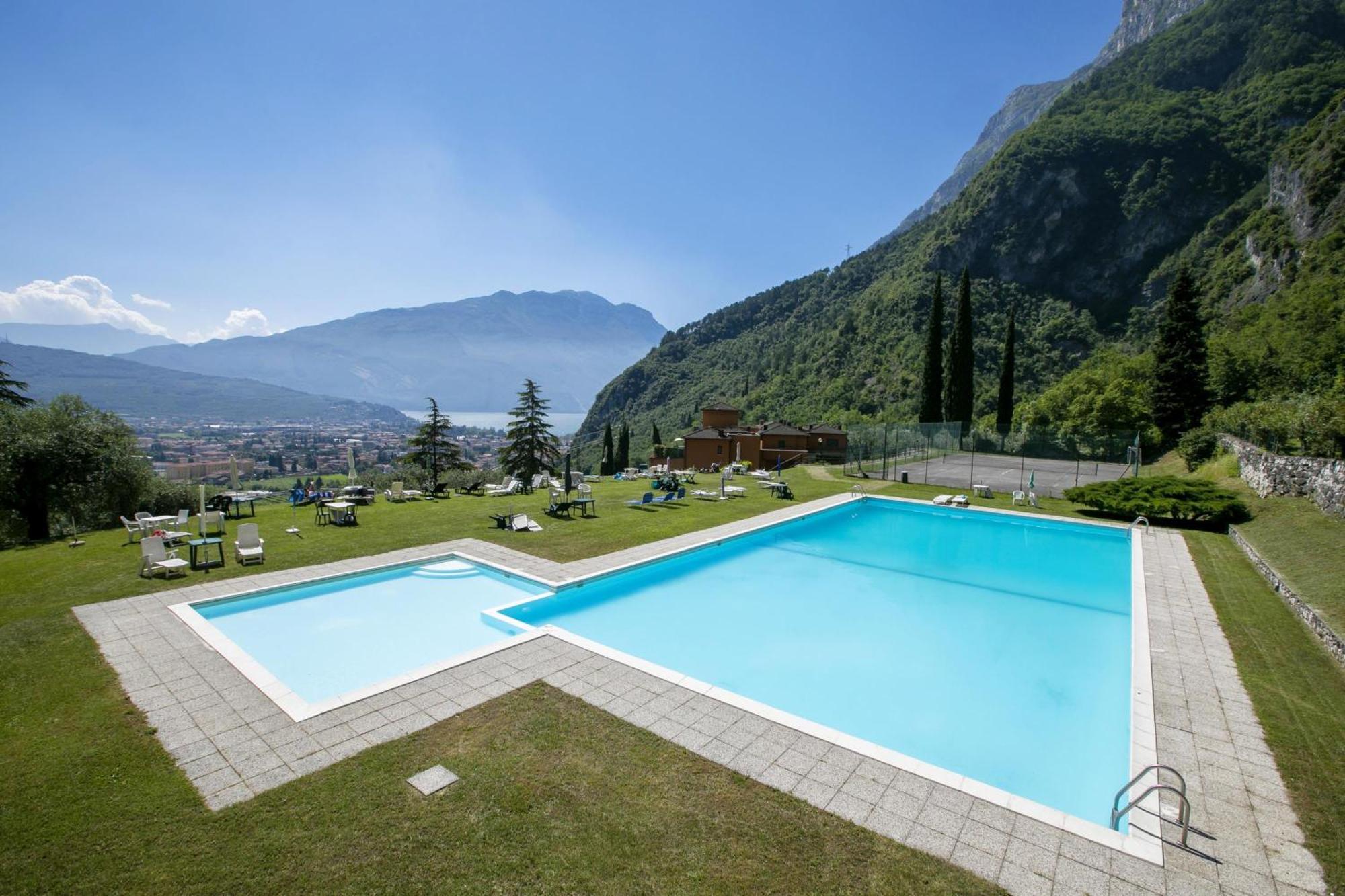 Lake View Dom-Us Apartment - Happy Rentals ريفا ديل غاردا المظهر الخارجي الصورة